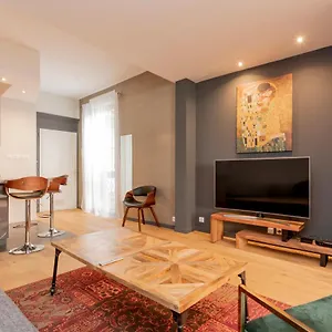 https://appartement-de-prestige-rue-des-arts.midi-pyreneeshotels.com