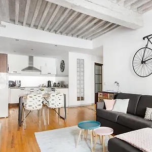 L'authentik, Charme Et Confort En Vieille Appartement